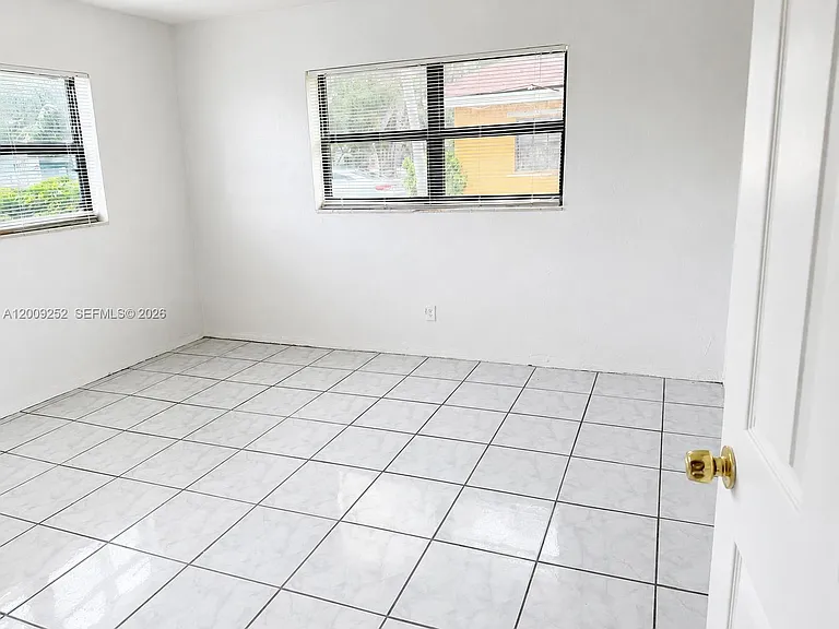 728 SW 7th St #1-2 — Photo 7