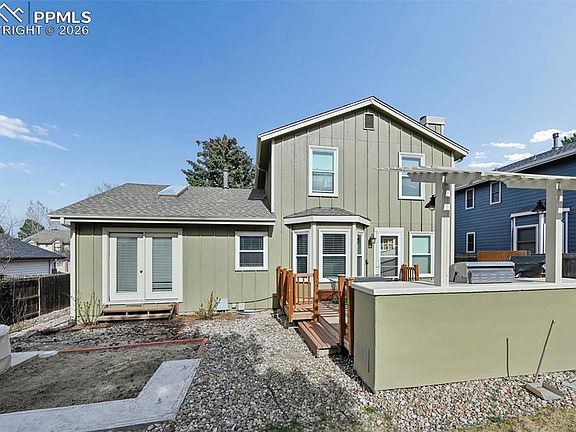 2nd image of 8325 Avens Cir
