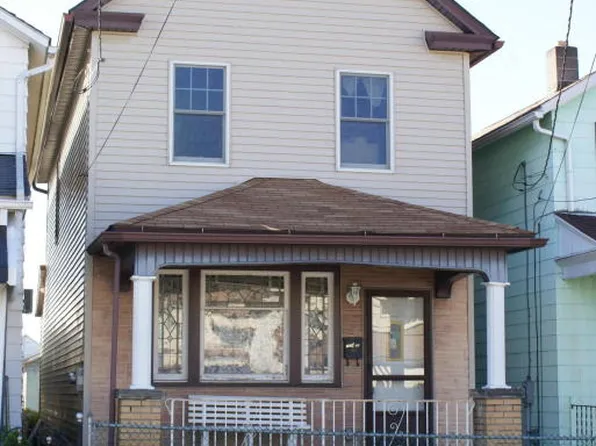 131 1/2 Oak St, Nanticoke, PA 18634