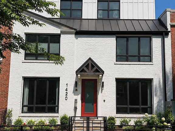 2nd image of 1420 Staples St NE APT 1