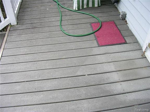 4th image of 1460 Warrington St
