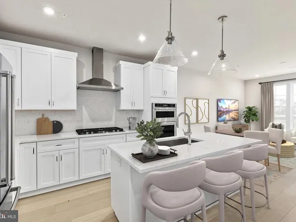 22133 Midmoore Dr, Ashburn, VA 20148