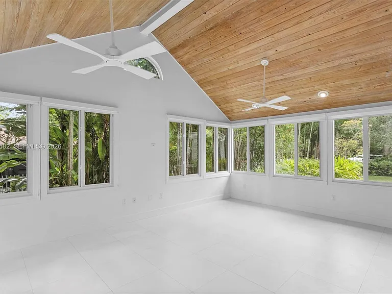 3945 Loquat Ave — Photo 14