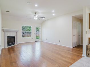 551 N D St, Bentonville, AR 72719