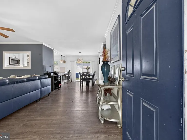 19 Earnshaw Ln — Photo 4