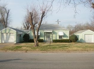 832 Stratford Pl, Neosho, MO 64850