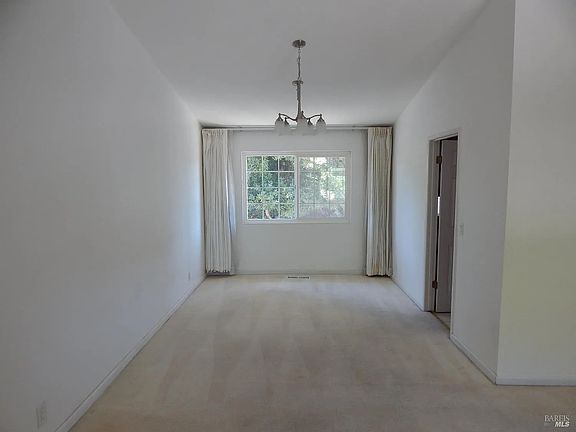 4th image of 400 Seville Pl