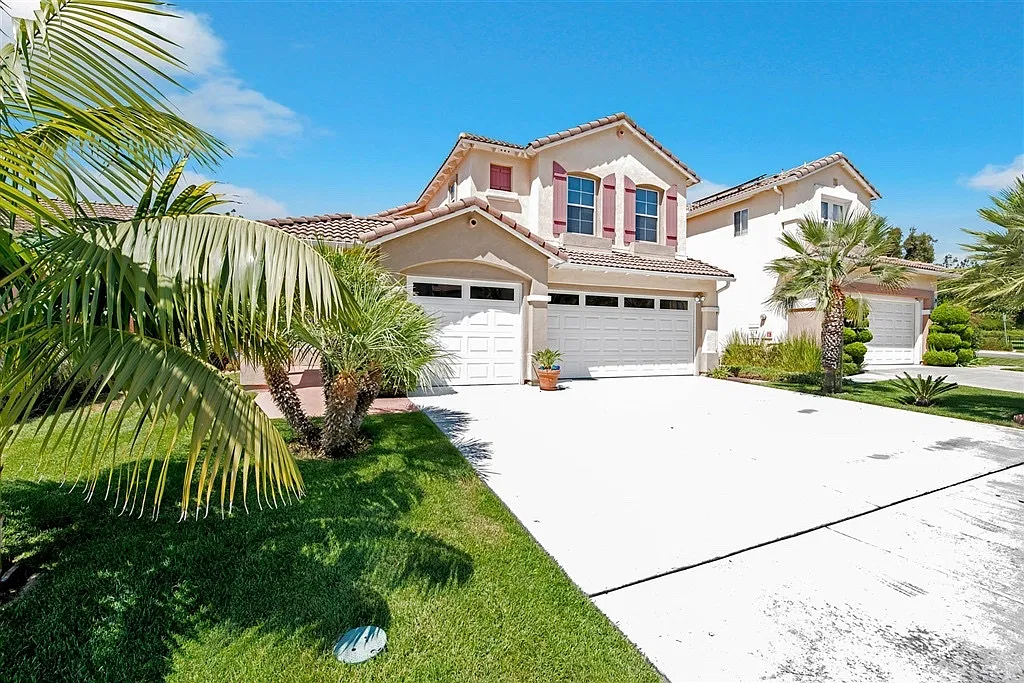 Beautiful 5Bd/3Ba Home With Air Conditioning and Large Yard! — Photo 1