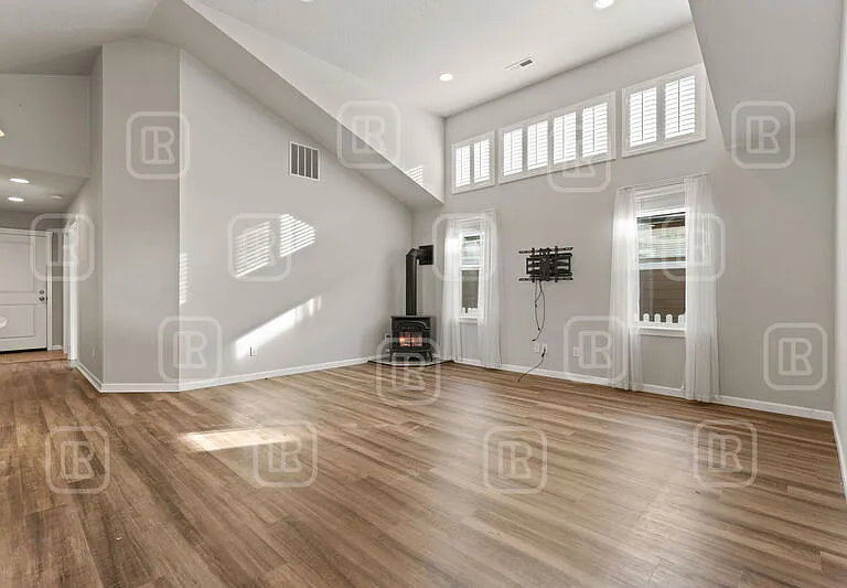 2211 N Oakland Ln — Photo 14