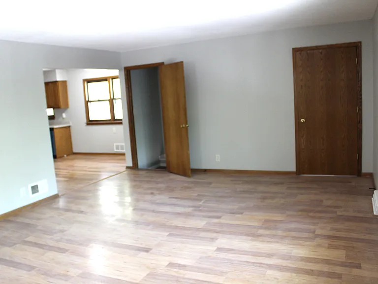 747 Tuscarora Ave — Photo 3