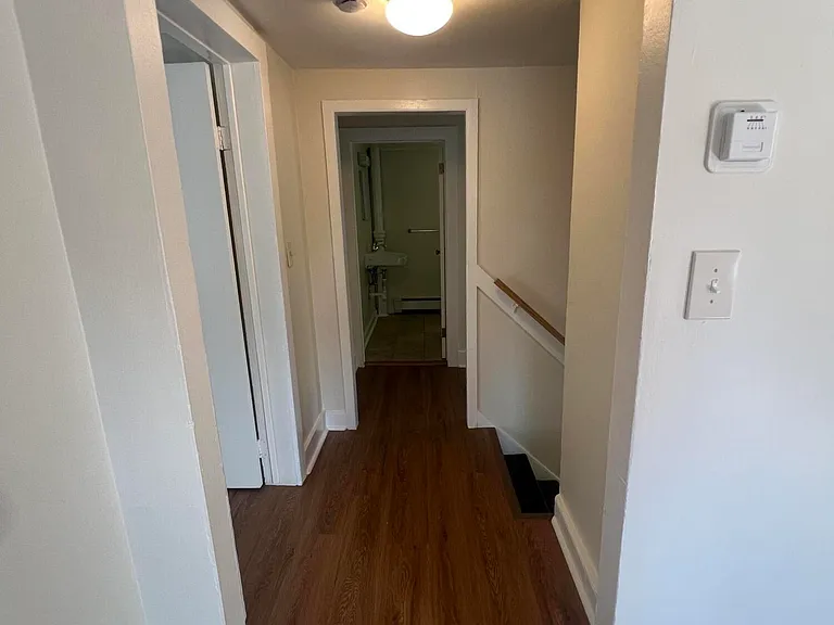 148 W Sylvania Ave #B — Photo 11
