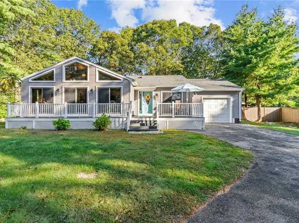 35 Club House Rd, Coventry, RI 02816