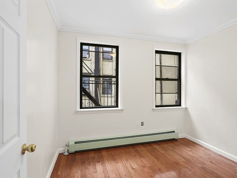 1st image of 79 Mulberry St APT 3
