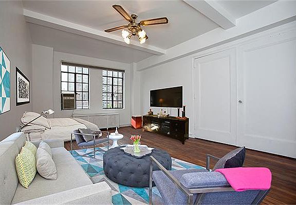 4th image of 312 E 42nd St #1216