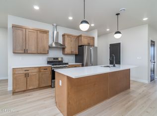 4208 Haven Ct, Grand Forks, ND 58201