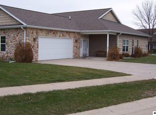 71 Creekside Ct, Mason City, IA 50401