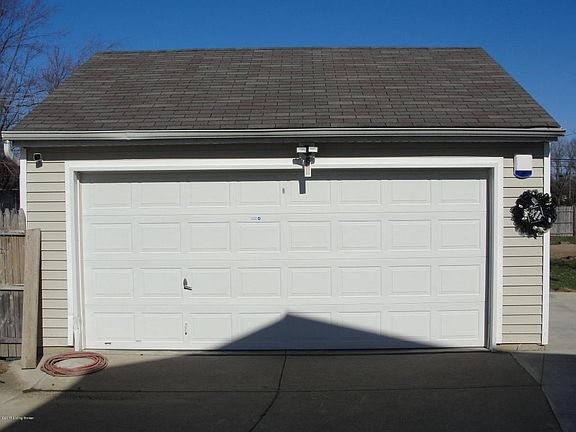 4th image of 6401 Hackel Dr