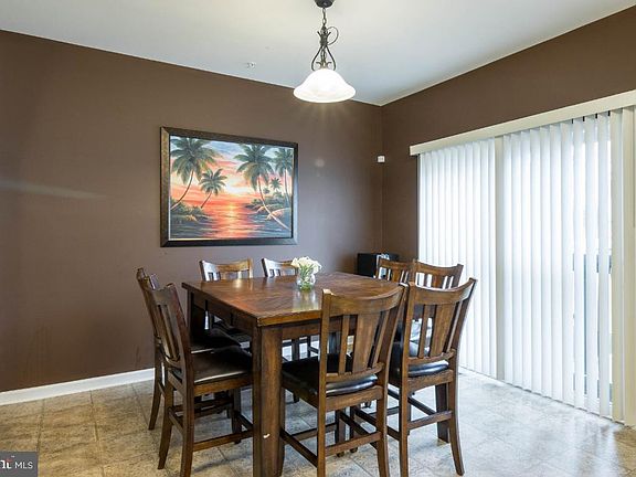 5th image of 7552 Briargrove Ln