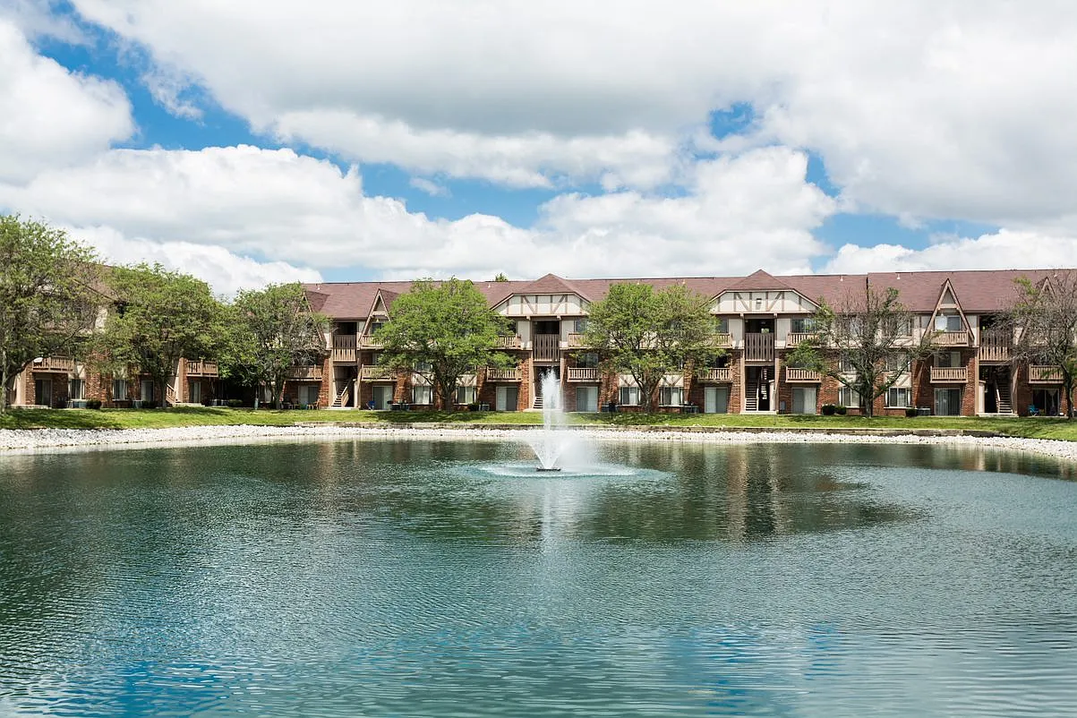 Scarborough Lake Apartments — Photo 1