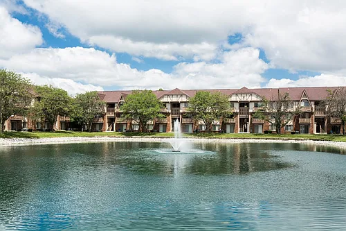 Scarborough Lake Apartments Photo 1