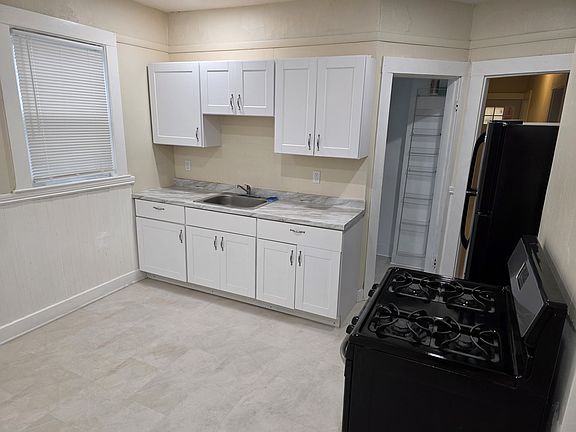 3rd image of 64 Topliff St Floor 3