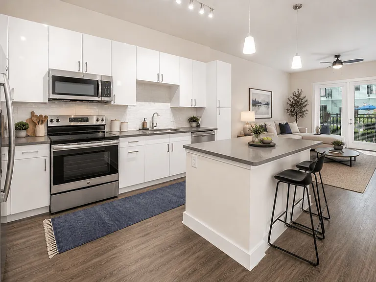 Society Westshore Apartments — Photo 11