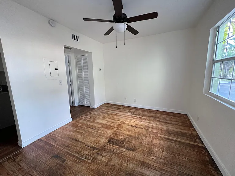 323 Almeria Rd #103 — Photo 9