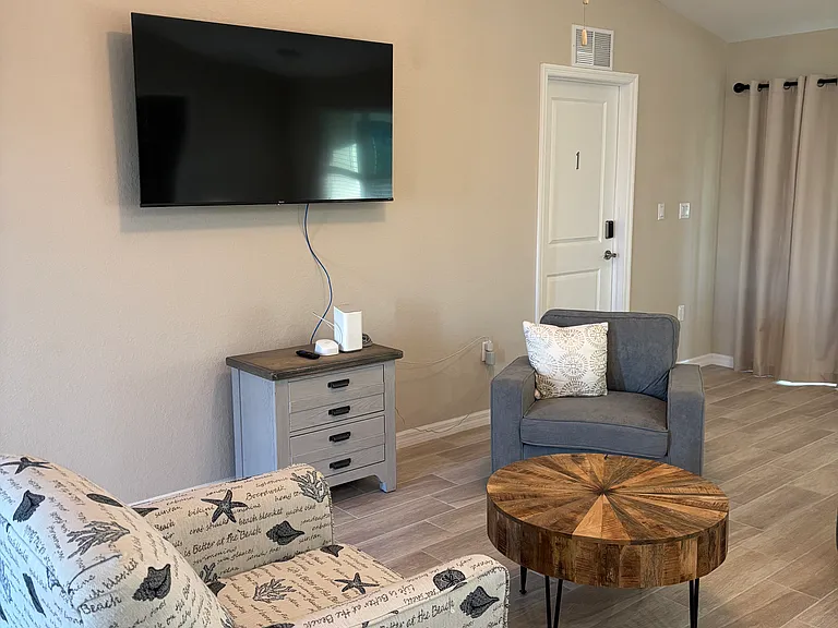 Well appointed living area
