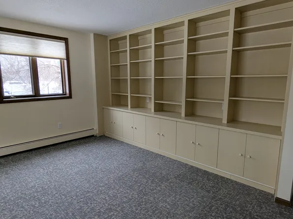 405 Lincoln St N APT B, Northfield, MN 55057