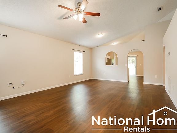 5th image of 8545 English Oak Dr