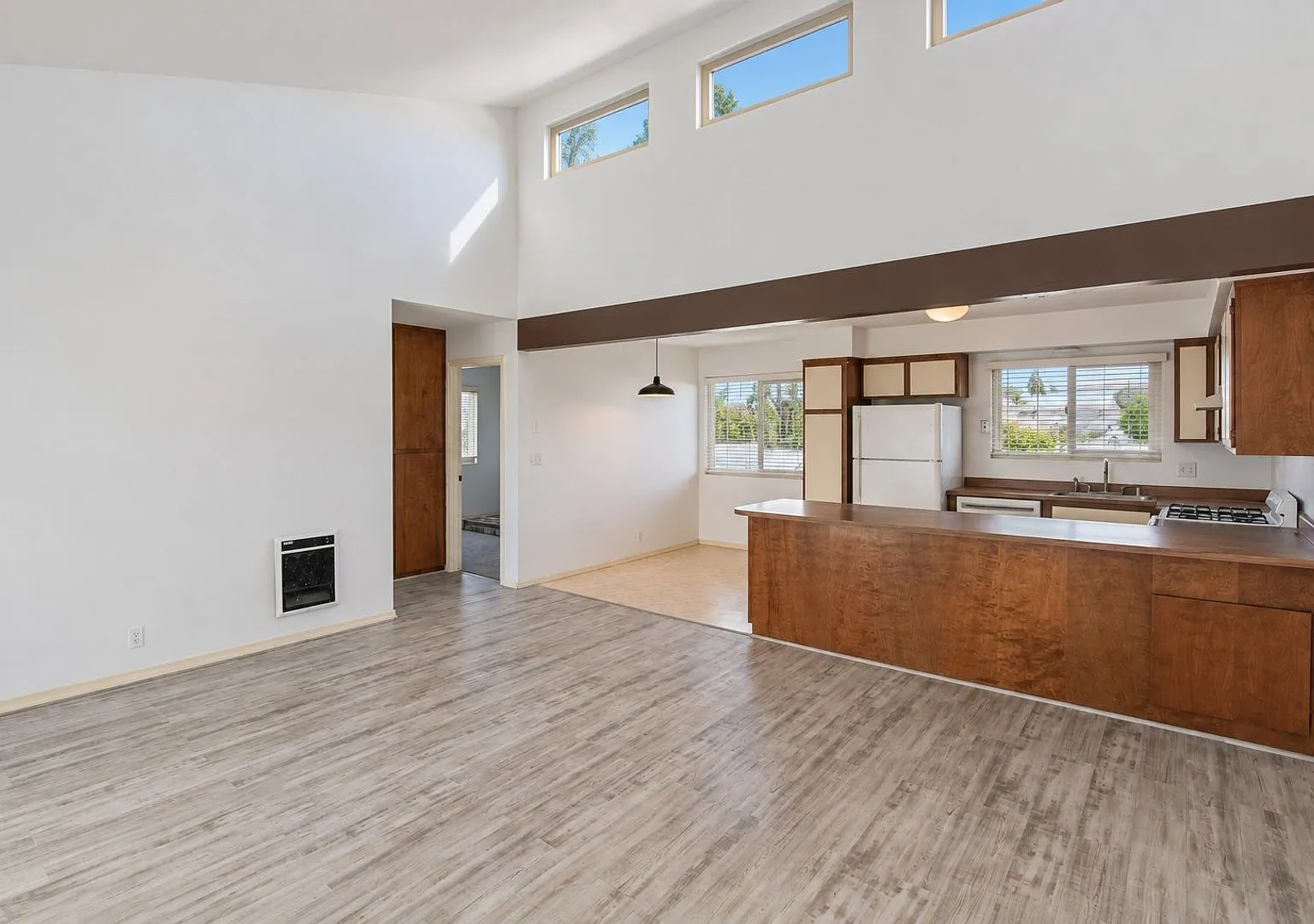 Loft-Style 2 Bed 1 Bath in Grover Beach near the Ocean — Photo 1