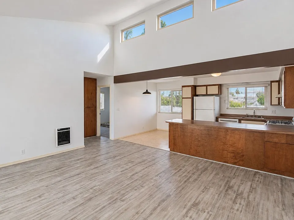 111 Newport Ave #4