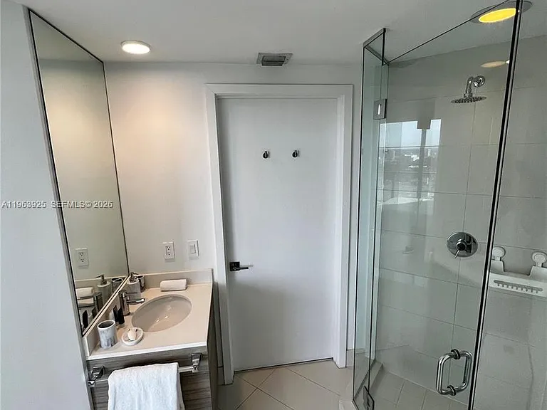 121 NE 34th St #1516 — Photo 8
