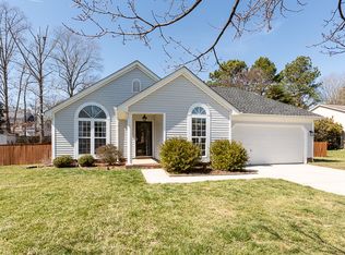 2221 Coatesdale Ln, Matthews, NC 28104