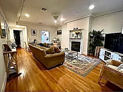 266 W Broadway #3 — Photo 6