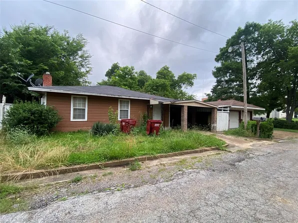 204 S 4th St, Hugo, OK 74743