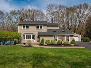18 Pilgrim Drive, Port Jefferson, NY 11777