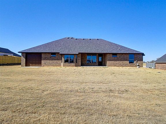 3rd image of 15957 Pecan Rd