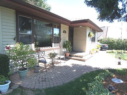 2nd image of 8222 W 91st St
