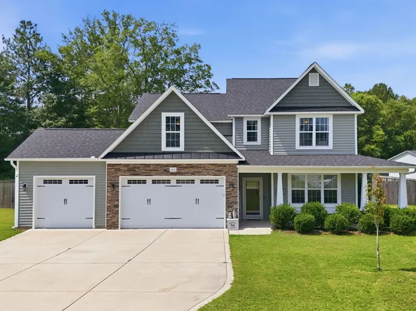 1612 Lizzie Lou Ct, Hope Mills, NC 28348