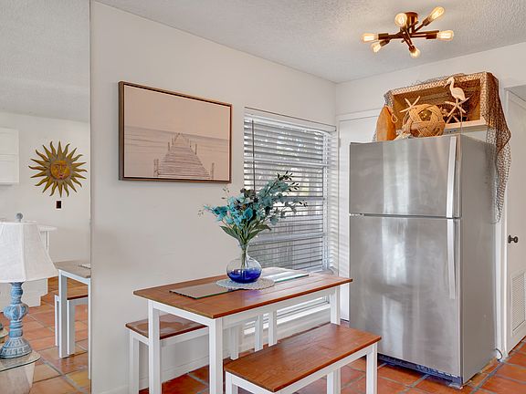 4th image of 108 14th Ave APT 1