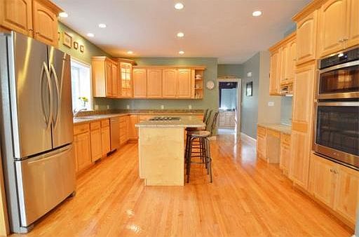 3rd image of 20 Summer Heights Dr