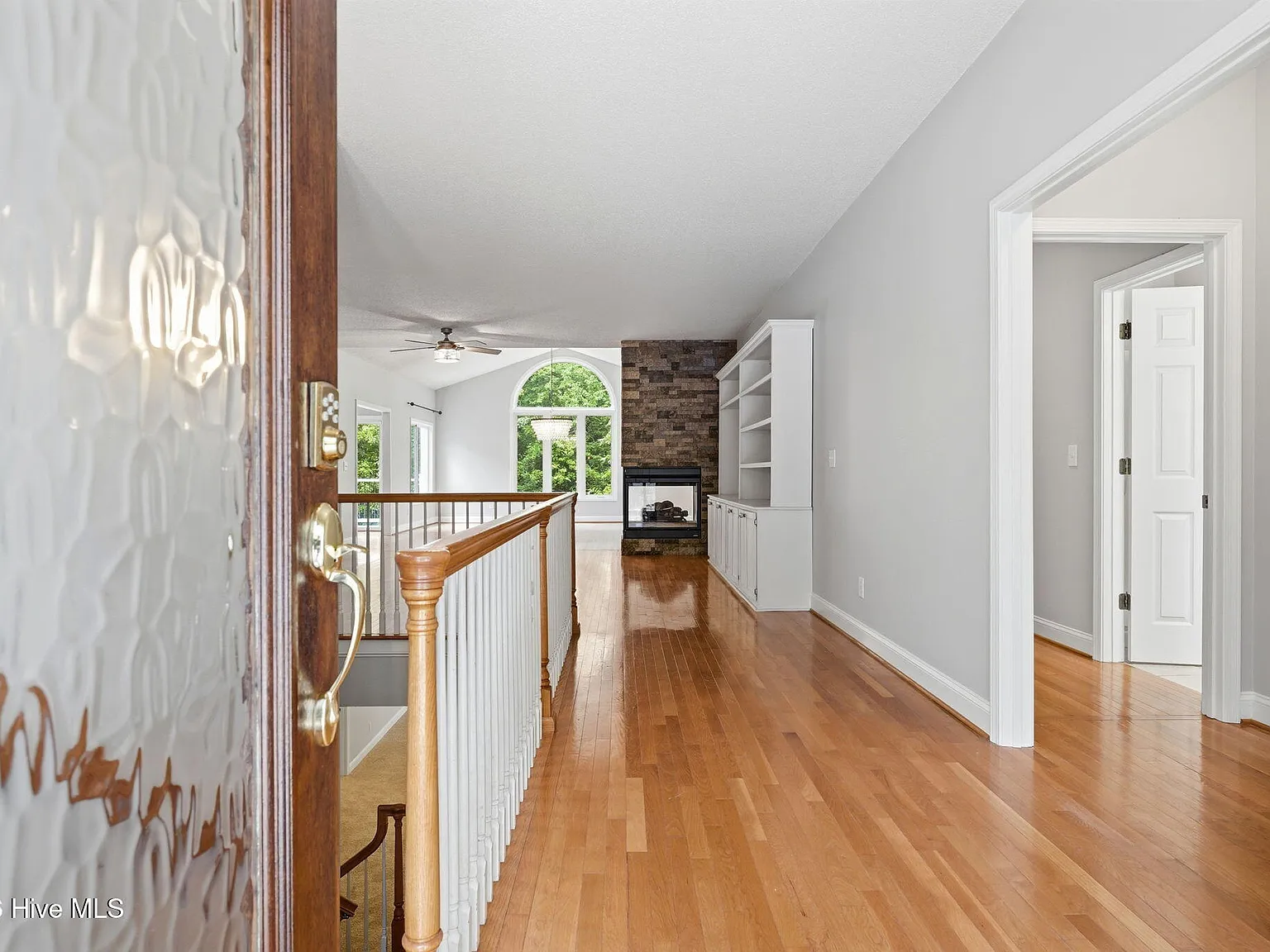 4 bed, 3.5 bath, 3641 sqft, $3,200 — Photo 4