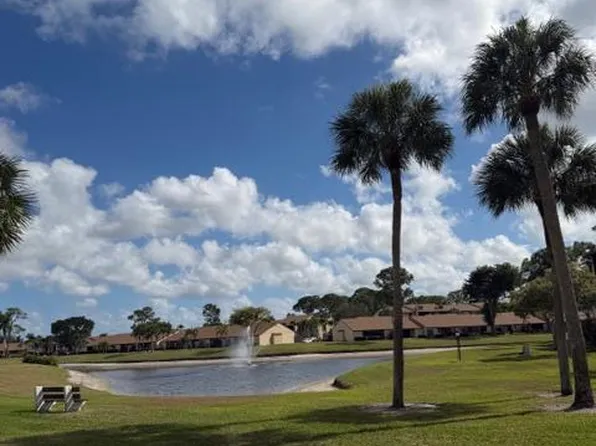 810 Sky Pine Way #G2, Greenacres, FL 33415
