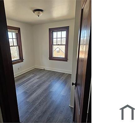 1st image of 904 Toman Ave