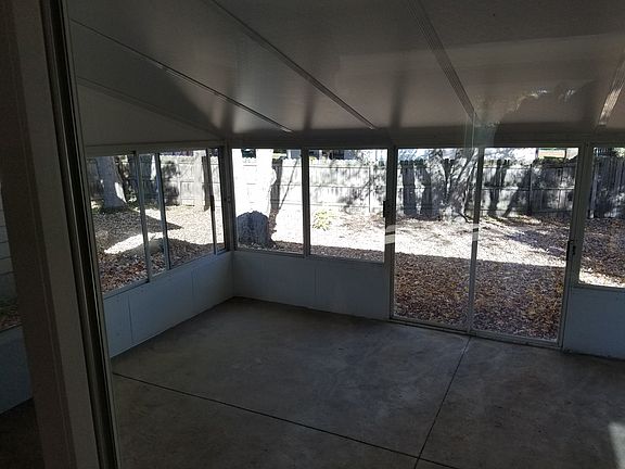 3rd image of 3543 Loma Ln