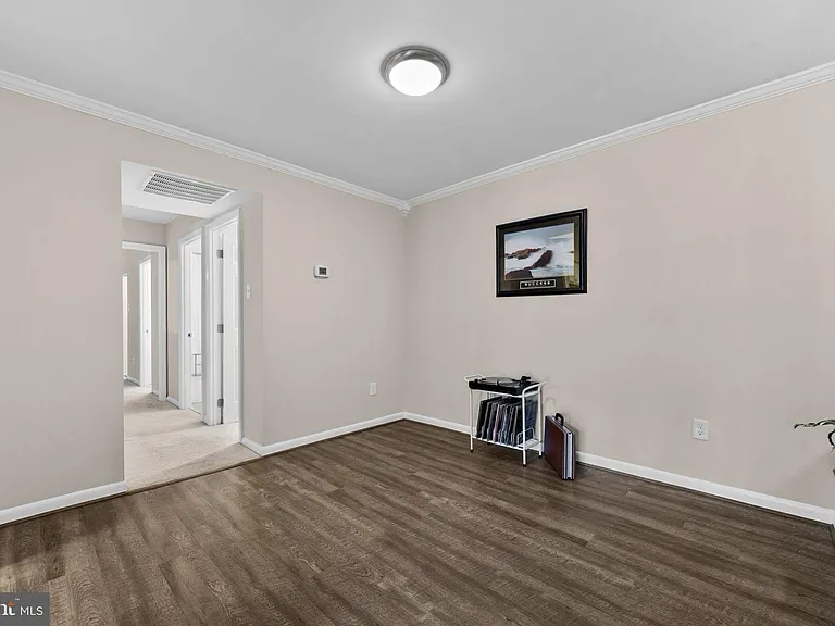 11240 Chestnut Grove Sq #157 — Photo 3