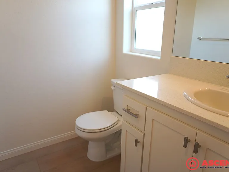 420 20th Ave — Photo 11