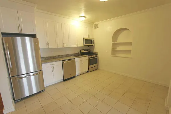 Rented by Hatuka Properties | media 23