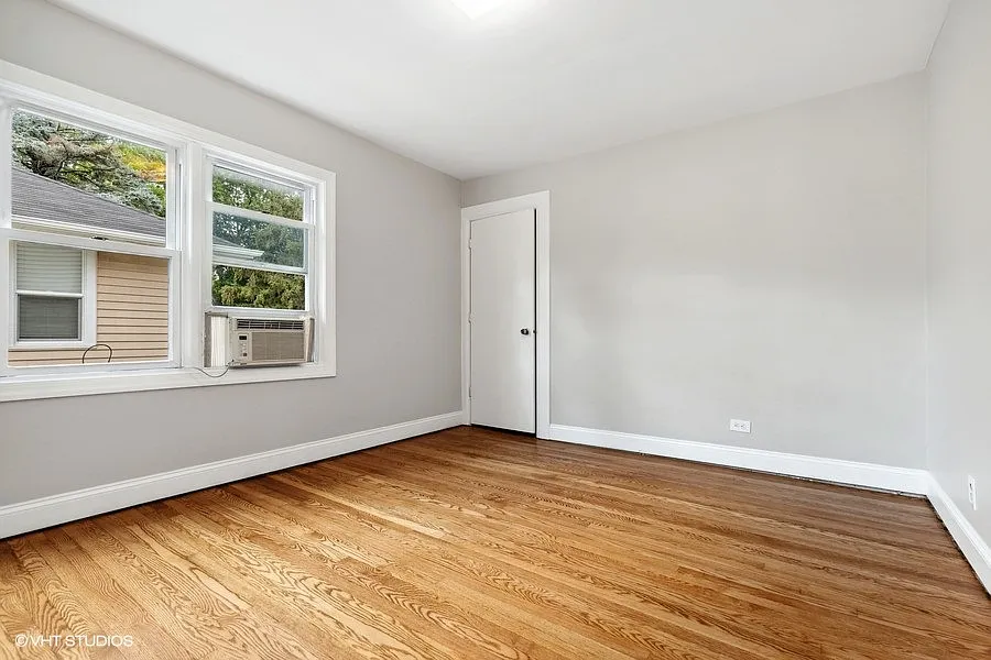 Photo 2 of 11 - 3604 Main St #UP - McHenry, IL Building Photo - 3604 Main St #UP